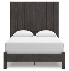 Fraluna Queen Panel Bed