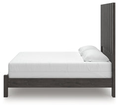 Fraluna King Panel Bed