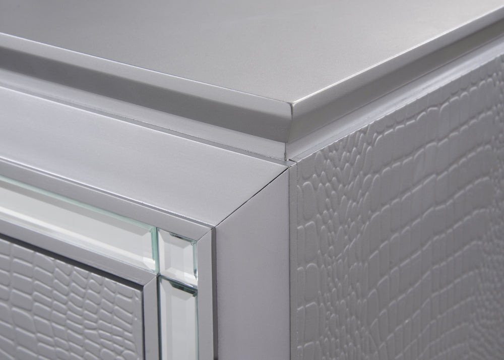 LILLIAN QUEEN LED HEADBOARD, LILLIAN QUEEN FOOTBOARD W/SLATS, LILLIAN /QUEEN RAIL - furniture place usa