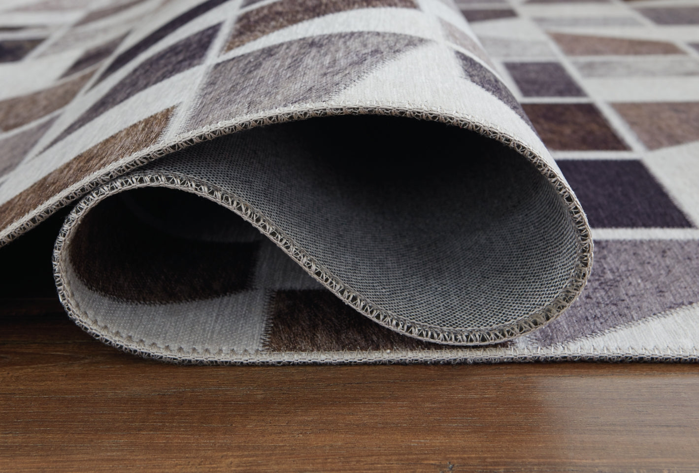 Jettner 5' x 7' Rug - furniture place usa