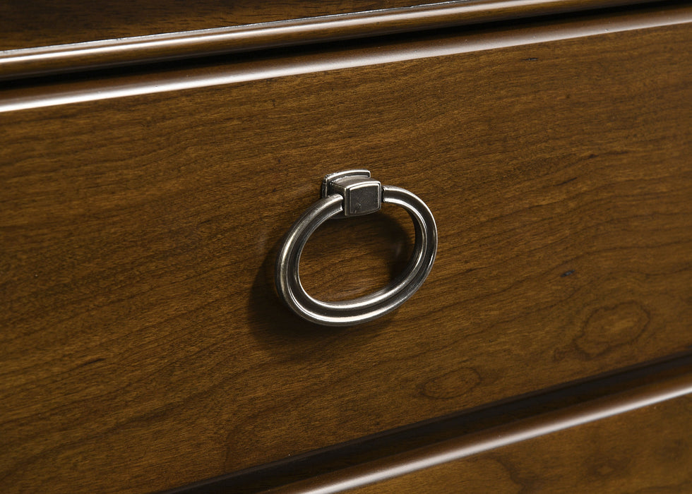 Garland Dresser