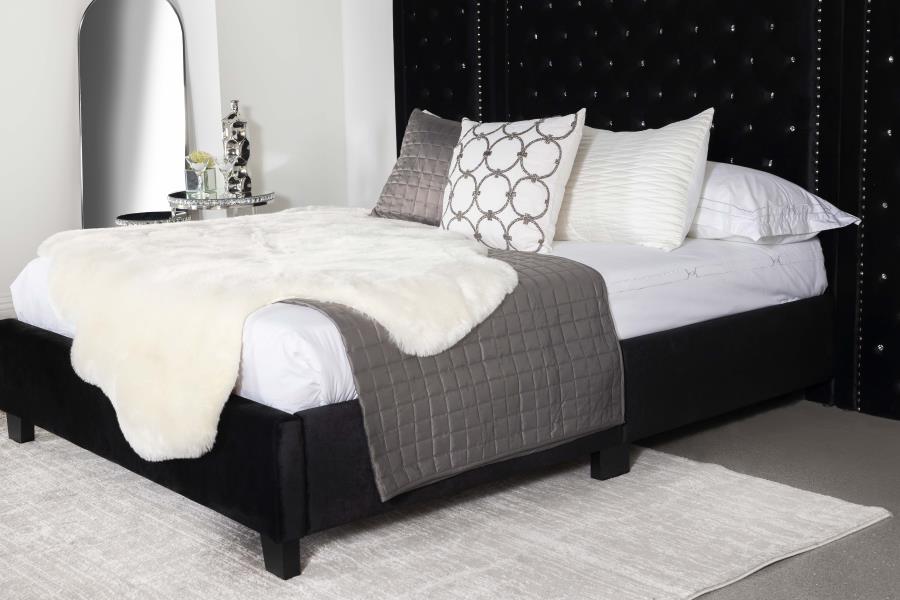 Hailey Black Eastern King Bed W/ Wing Panel - furniture place usa