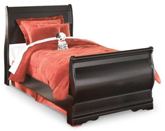 Huey Vineyard Full Sleigh Bed with Dresser and Mirror - furniture place usa