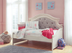 Realyn Twin Day Bed - furniture place usa